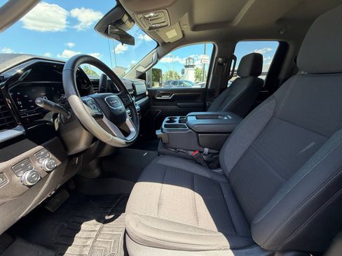 Used 2024 GMC Sierra 2500 SLE w/ SLE Value Package; AWD/4WD image 4