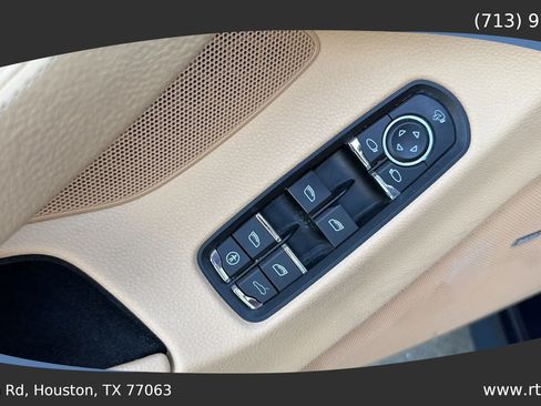 Used 2012 Porsche Panamera 4 image 25