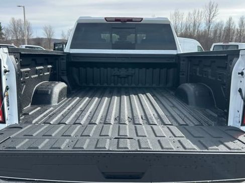 New 2026 Chevrolet Silverado 2500 ZR2 image 11