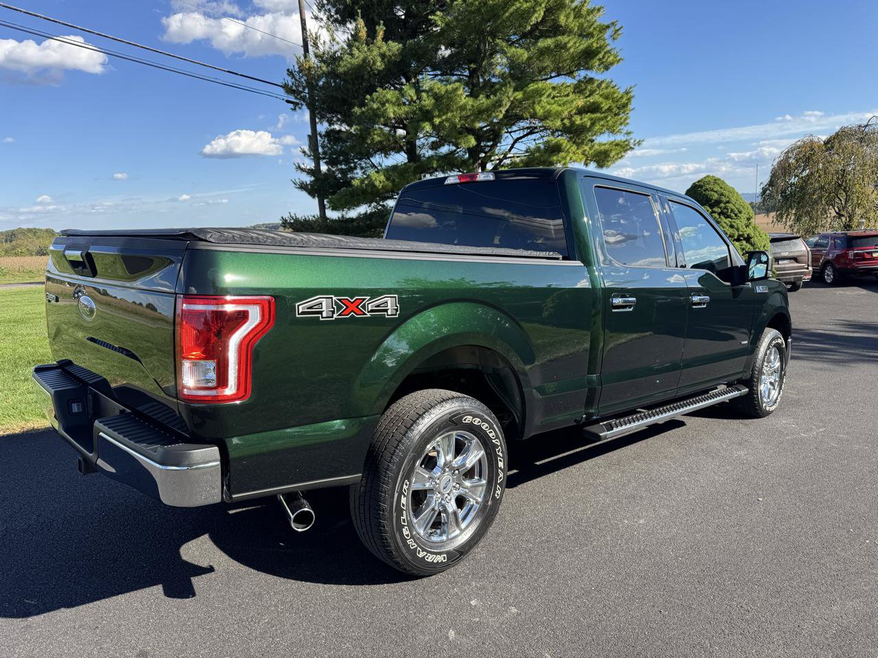 Used 2015 Ford F150 XLT w/ Equipment Group 301A Mid AWD/4WD image 7