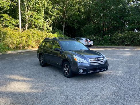 Used 2014 Subaru Outback 2.5i AWD/4WD image 3