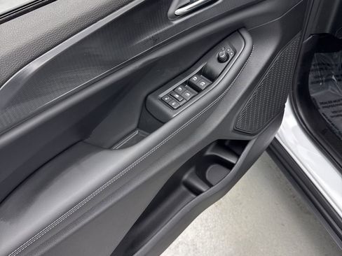 New 2025 Jeep Grand Cherokee Altitude AWD/4WD image 14