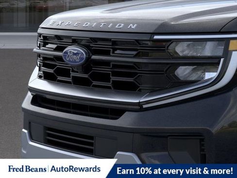 New 2025 Ford Expedition Max Platinum w/ Driver's Package image 17