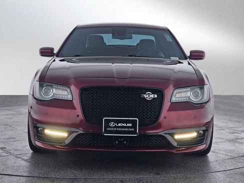 Used 2023 Chrysler 300 C image 2