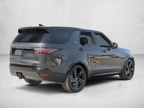 Used 2025 Land Rover Discovery Dynamic SE AWD/4WD image 5
