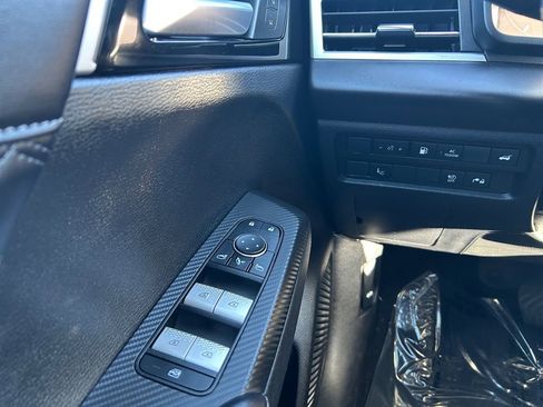 Used 2024 Mitsubishi Outlander SEL image 18