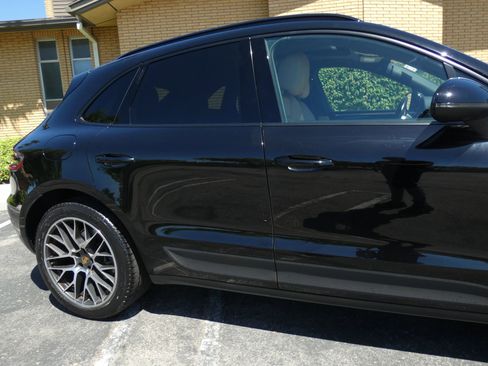 Used 2018 Porsche Macan Sport Edition image 7