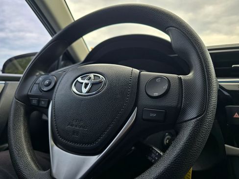 Used 2014 Toyota Corolla LE FWD image 3