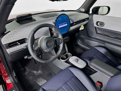 Certified 2025 MINI Cooper S image 9