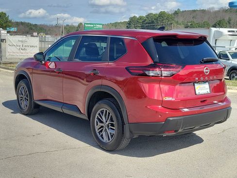 Used 2024 Nissan Rogue S image 5