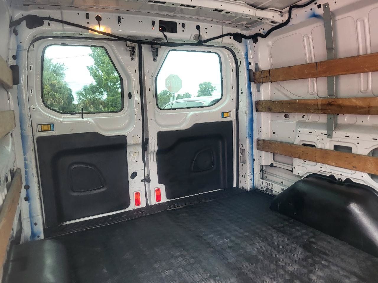 Used 2016 Ford Transit 250 130 Low Roof w/ Exterior Upgrade Package RWD image 17