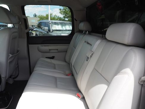 Used 2007 Chevrolet Silverado 2500 LT w/ Suspension Package, Off-Road AWD/4WD image 15