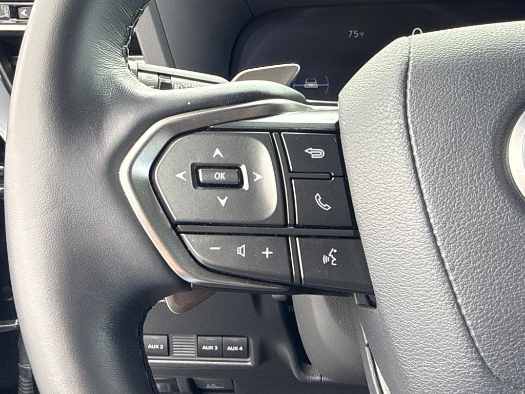 Used 2025 Lexus GX 550 AWD/4WD image 25