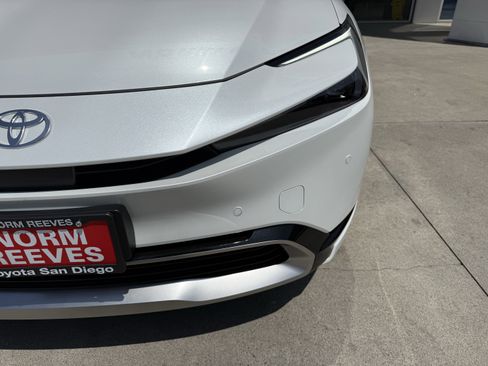 Certified 2025 Toyota Prius Plug-In Hybrid image 30