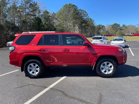 Used 2021 Toyota 4Runner SR5 image 21