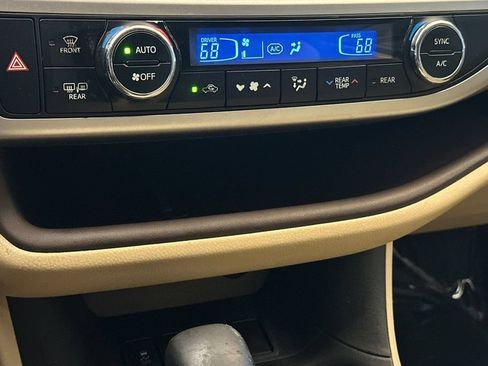 Used 2016 Toyota Highlander Plus FWD image 21