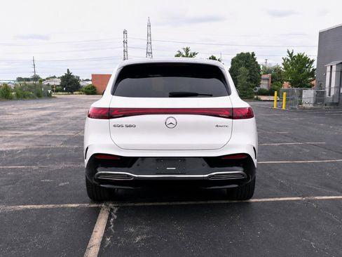 Used 2023 Mercedes-Benz EQS 580 4MATIC SUV w/ Acoustic Comfort Package image 8