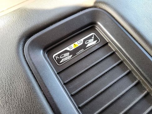 Used 2018 Chevrolet Tahoe Premier AWD/4WD image 28