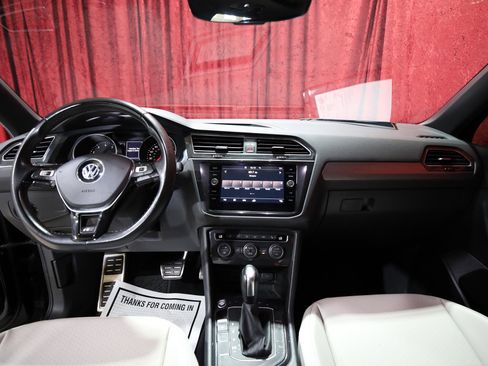 Used 2020 Volkswagen Tiguan SE R-Line image 14