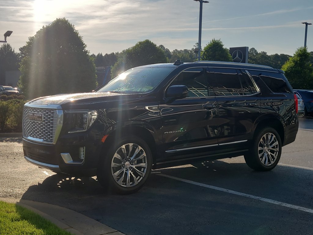 Used 2023 GMC Yukon Denali RWD image 7