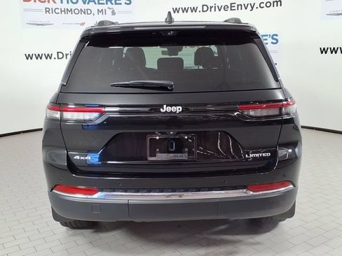 Used 2024 Jeep Grand Cherokee Limited w/ Luxury Tech Group II AWD/4WD image 5