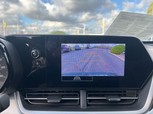 Used 2025 Chevrolet Trax LS image 20