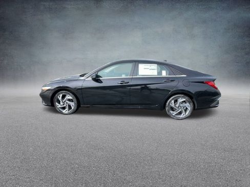New 2025 Hyundai Elantra Limited image 14