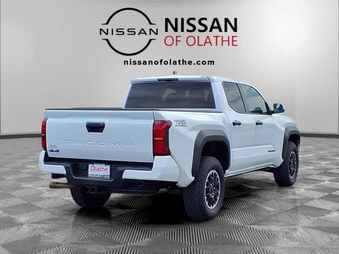 Used 2025 Toyota Tacoma TRD Off-Road AWD/4WD image 28