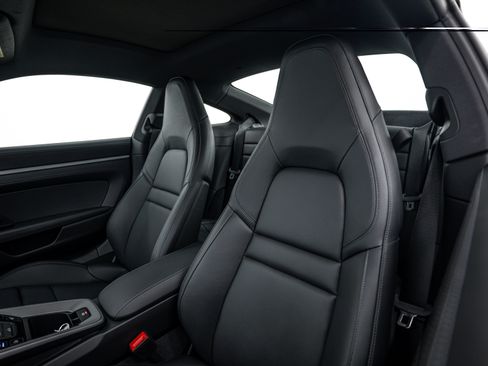 Certified 2025 Porsche 911 Carrera RWD image 23