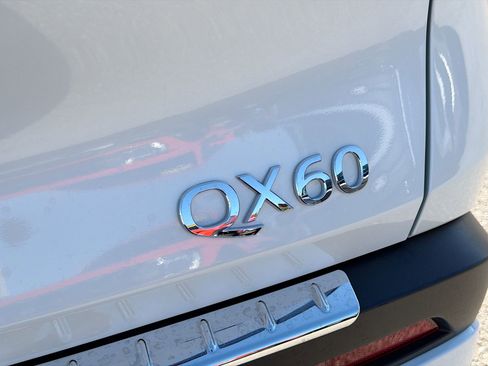 Used 2025 INFINITI QX60 Luxe w/ Vision Package image 12