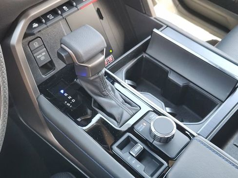 New 2026 Toyota Sequoia Platinum AWD/4WD image 17