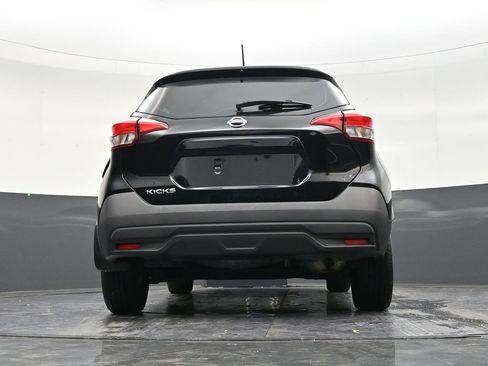 Used 2018 Nissan Kicks S FWD image 23
