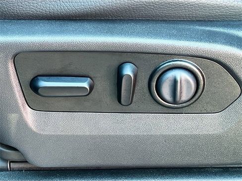 Used 2021 GMC Sierra 3500 Denali w/ Denali Black Diamond Edition image 11