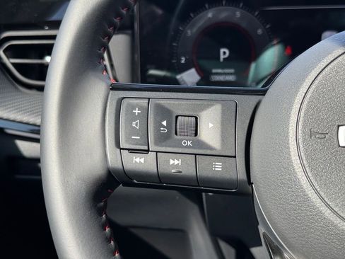 New 2025 Nissan Kicks SR AWD/4WD image 16