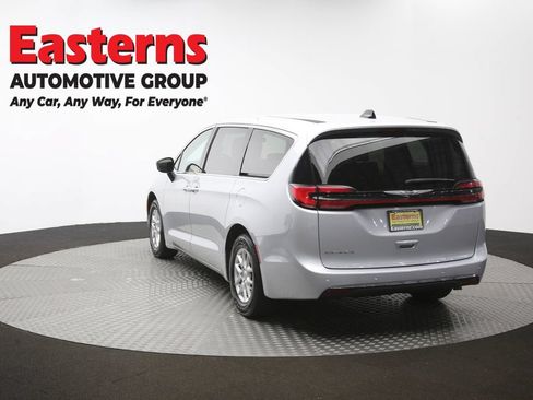 Used 2024 Chrysler Pacifica Touring-L FWD image 67