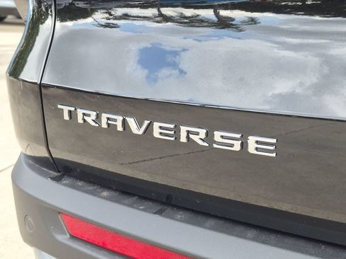 Used 2026 Chevrolet Traverse LT w/ Enhanced Driving Package FWD image 6