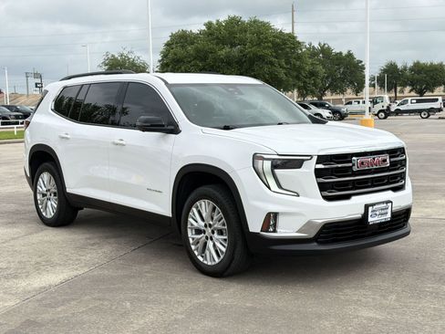 Used 2025 GMC Acadia Elevation w/ Elevation Premium Package FWD image 7