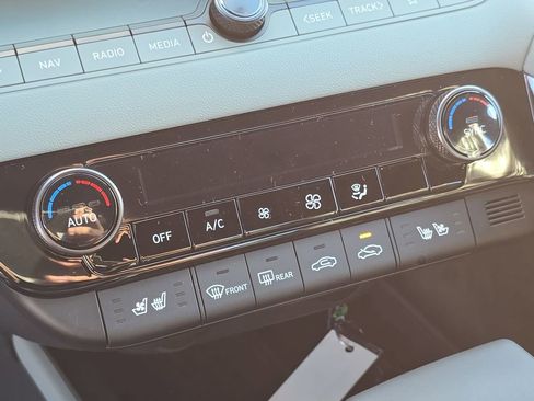 New 2026 Hyundai Elantra Limited image 21