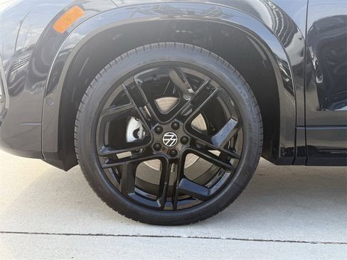 New 2026 Volkswagen Tiguan SE R-Line image 9