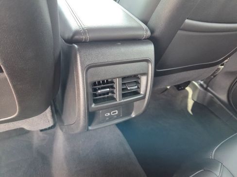 Used 2025 Cadillac XT4 Premium Luxury FWD image 7