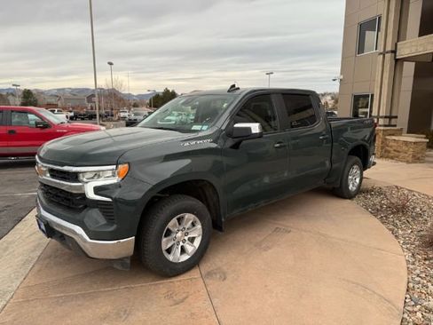 Used 2025 Chevrolet Silverado 1500 LT AWD/4WD image 4