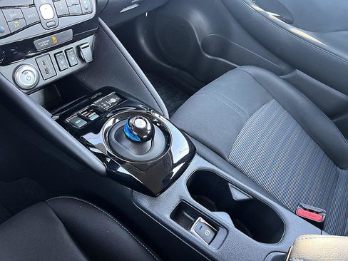 Certified 2025 Nissan Leaf SV Plus FWD image 27