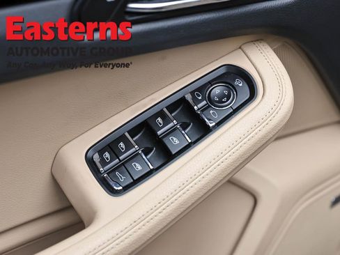 Used 2022 Porsche Macan AWD/4WD image 21
