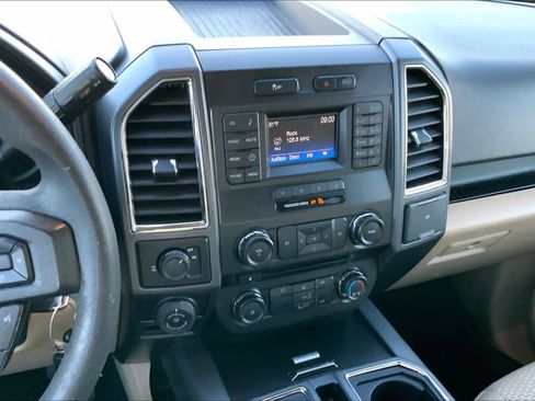 Used 2016 Ford F150 XLT w/ Trailer Tow Package image 6