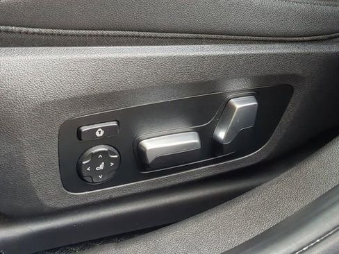 Used 2019 BMW 330i Sedan w/ Convenience Package image 20