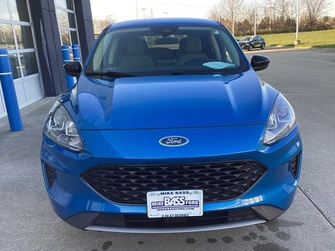 Used 2020 Ford Escape SE Sport image 3