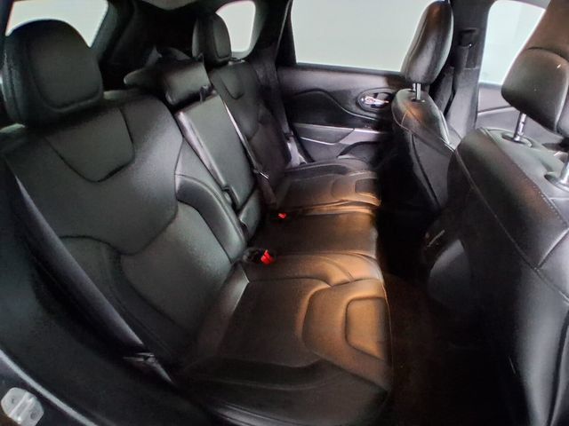 Used 2022 Jeep Cherokee Latitude Lux w/ Mopar Interior Package AWD/4WD image 14