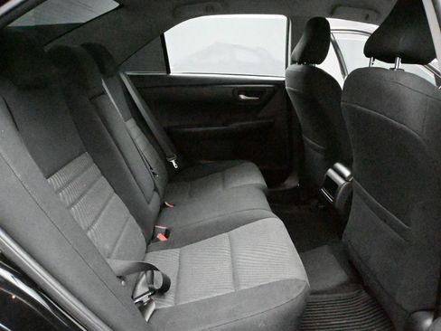 Used 2015 Toyota Camry LE image 15