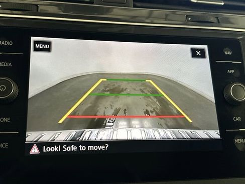 Used 2020 Volkswagen Tiguan SEL image 15