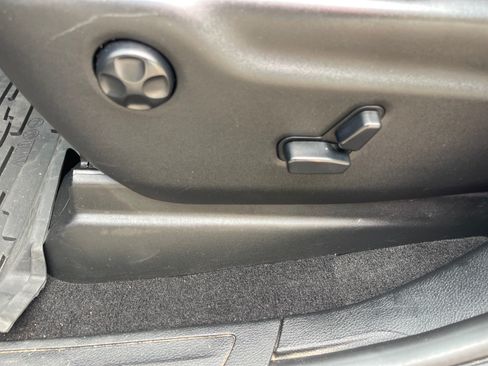 Used 2020 Jeep Grand Cherokee Altitude RWD image 9